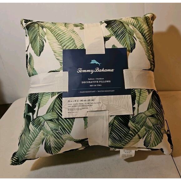 Tommy Bahama Other - Tommy Bahama Set of 2 Indoor/Outdoor Fade Resistant Pillows 18x18 Palm Leaves